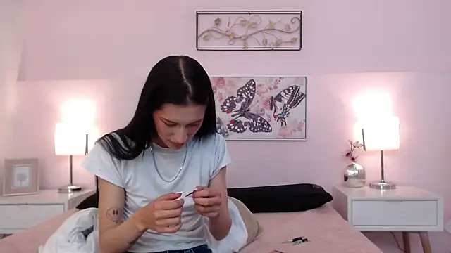 sara17  online show from 11/08/25, 03:29