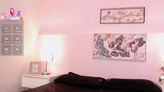 sara17  online show from 12/13/25, 09:20