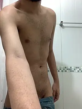 Snapshot of thguinho13 chatting on 10/24/25, 08:05 thguinho13 online show from 10/24/25, 08:05