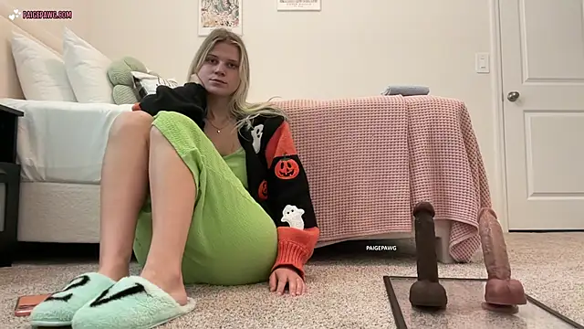 PaigePawg online show from 10/31/25, 03:57