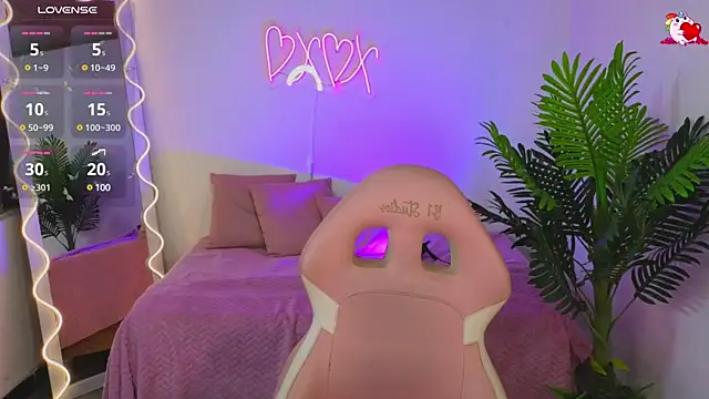 Snapshot of penelope_tay1 chatting on 01/20/25, 03:37 penelope tay1 online show from 01/20/25, 03:37