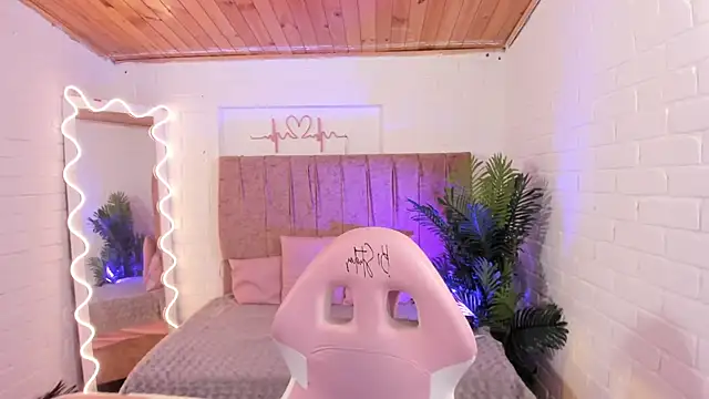 Snapshot of penelope_tay1 chatting on 03/19/25, 03:41 penelope tay1 online show from 03/19/25, 03:41