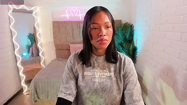 Snapshot of penelope_tay1 chatting on 03/23/25, 03:54 penelope tay1 online show from 03/23/25, 03:54