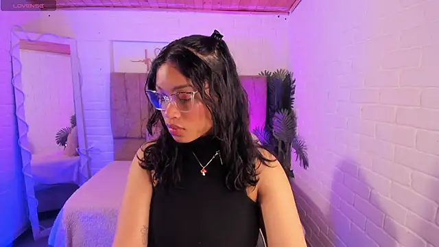 Snapshot of penelope_tay1 chatting on 09/26/25, 03:21 penelope tay1 online show from 09/26/25, 03:21