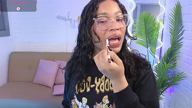 Snapshot of penelope_tay1 chatting on 10/09/25, 03:48 penelope tay1 online show from 10/09/25, 03:48