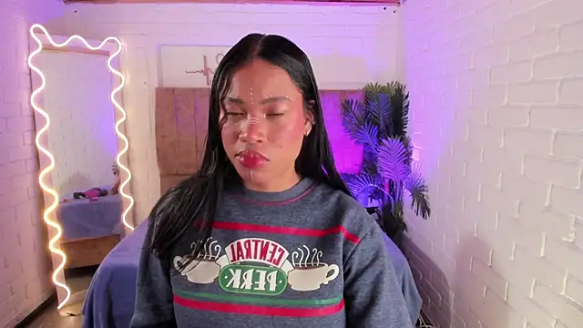 Snapshot of penelope_tay1 chatting on 10/17/25, 03:31 penelope tay1 online show from 10/17/25, 03:31