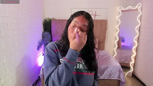 Snapshot of penelope_tay1 chatting on 11/07/25, 03:28 penelope tay1 online show from 11/07/25, 03:28