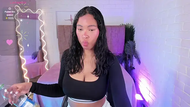 Snapshot of penelope_tay1 chatting on 11/29/25, 03:09 penelope tay1 online show from 11/29/25, 03:09