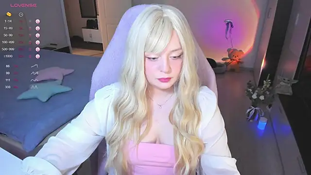 Snapshot of Amy_honey_angel chatting on 01/21/25, 08:52 Amy honey angel online show from 01/21/25, 08:52