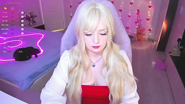 Snapshot of Amy_honey_angel chatting on 03/21/25, 12:50 Amy honey angel online show from 03/21/25, 12:50