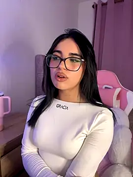 Emily-14 online show from 11/18/25, 02:50