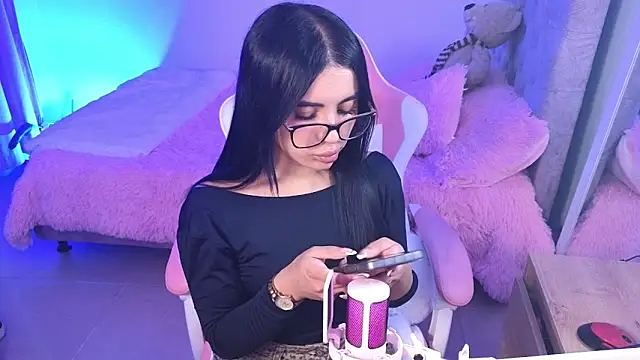 Emily-14 online show from 03/26/26, 06:19