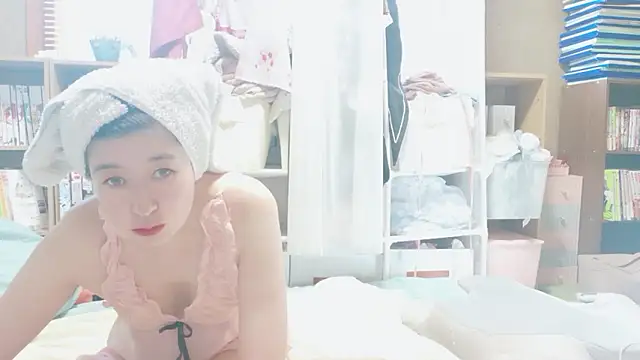 Snapshot of morikawa_sayaka chatting on 06/05/26, 12:39 morikawa sayaka online show from 06/05/26, 12:39