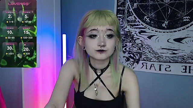Snapshot of Milten-Trish chatting on 05/25/26, 01:55 Milten-Trish online show from 05/25/26, 01:55