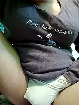 Snapshot of Fuck_Girl_Nuri chatting on 02/10/25, 01:55 Fuck Girl Nuri online show from 02/10/25, 01:55