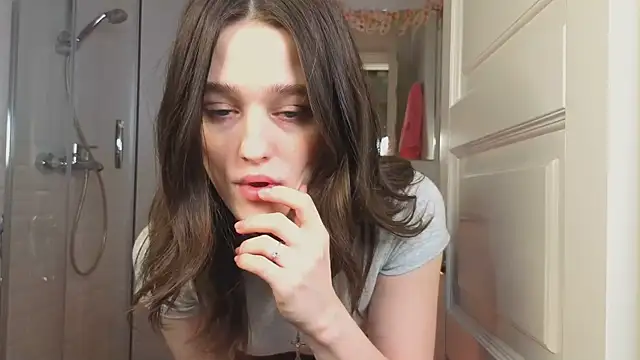 Mia Mia M online show from 02/08/25, 05:40