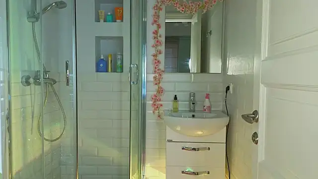 Mia Mia M online show from 02/28/25, 11:47