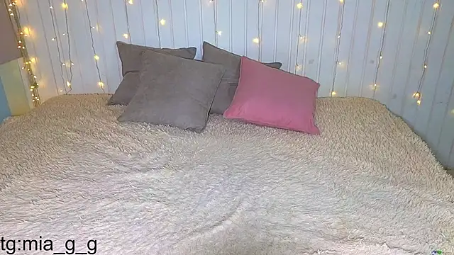 Mia Mia M online show from 09/22/25, 07:21