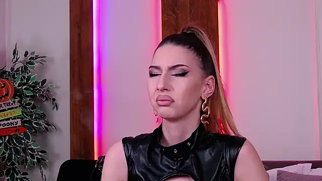 SkylerSpark online show from 10/30/25, 08:53