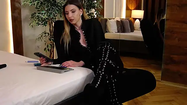 SkylerSpark online show from 04/25/26, 06:05