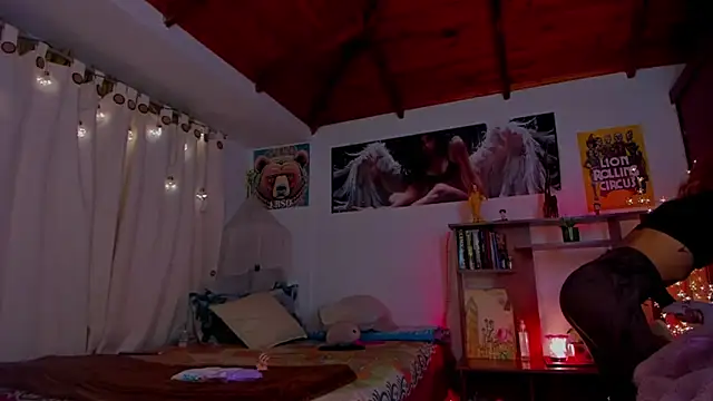 cuteweed420 online show from 02/25/25, 05:41