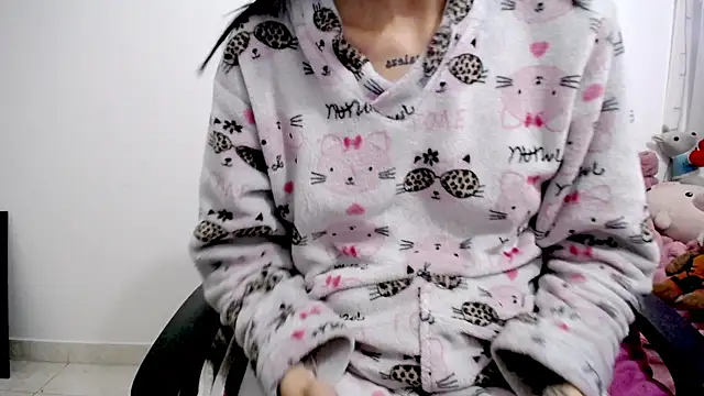 emilialopez online show from 04/23/26, 09:39