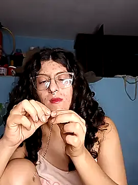 Snapshot of LoveElectra chatting on 12/26/24, 04:32 LoveElectra online show from 12/26/24, 04:32