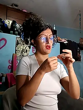 Snapshot of LoveElectra chatting on 09/13/25, 02:39 LoveElectra online show from 09/13/25, 02:39