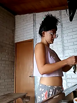 Snapshot of LoveElectra chatting on 10/12/25, 04:28 LoveElectra online show from 10/12/25, 04:28