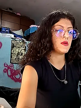 Snapshot of LoveElectra chatting on 11/09/25, 09:35 LoveElectra online show from 11/09/25, 09:35