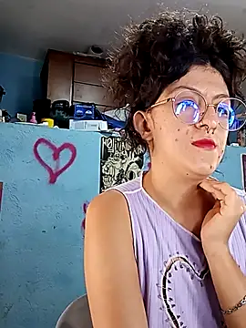 Snapshot of LoveElectra chatting on 11/10/25, 04:17 LoveElectra online show from 11/10/25, 04:17