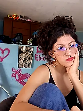 Snapshot of LoveElectra chatting on 01/09/26, 05:59 LoveElectra online show from 01/09/26, 05:59