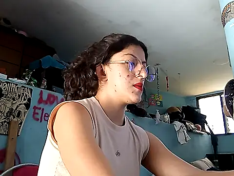 Snapshot of LoveElectra chatting on 01/16/26, 08:57 LoveElectra online show from 01/16/26, 08:57