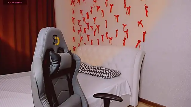 Milla Aheo online show from 04/02/26, 12:58