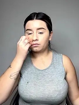 Snapshot of SaraBraun_ chatting on 01/12/26, 05:29 SaraBraun online show from 01/12/26, 05:29