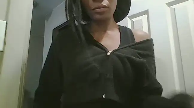 LuckiXCX online show from 12/14/24, 12:12