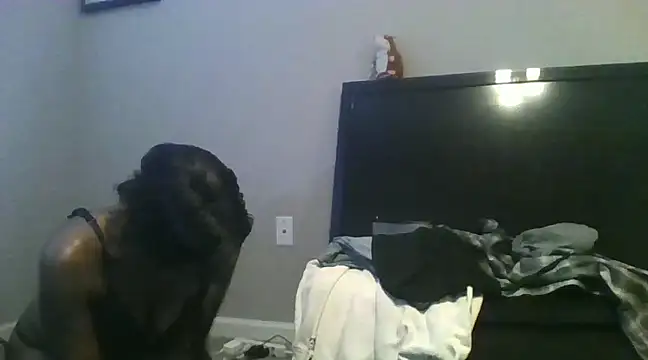 LuckiXCX online show from 01/15/25, 05:15