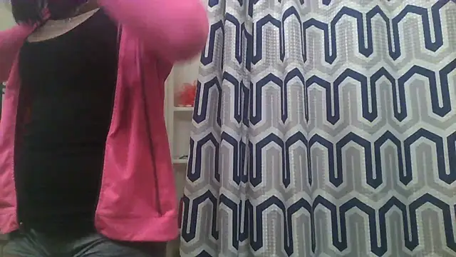 LuckiXCX online show from 02/11/25, 11:12