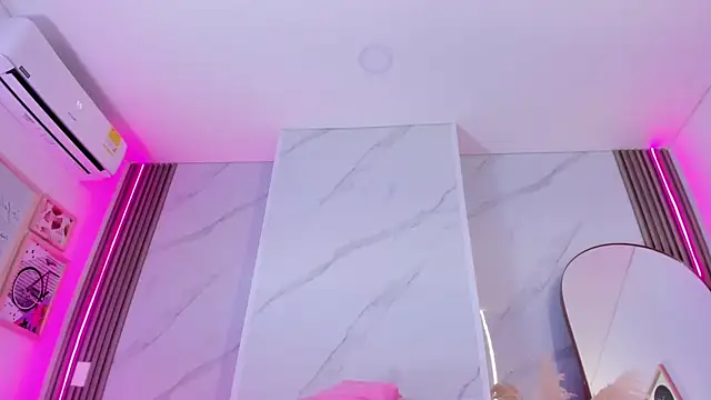 Chlooee   online show from 02/02/25, 06:10