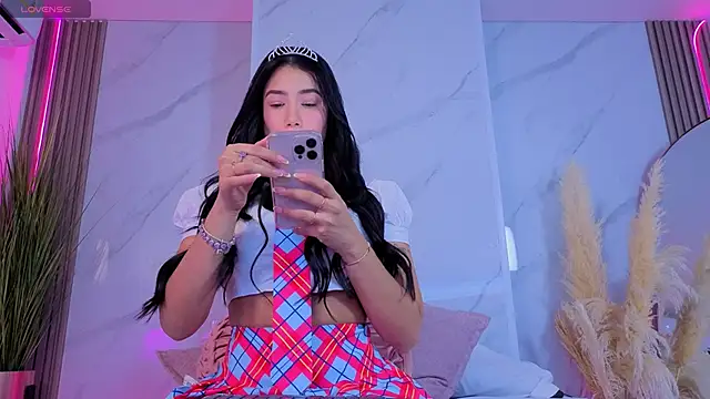 Chlooee   online show from 10/08/25, 01:58