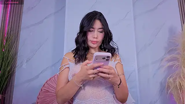 Chlooee   online show from 02/05/26, 01:32