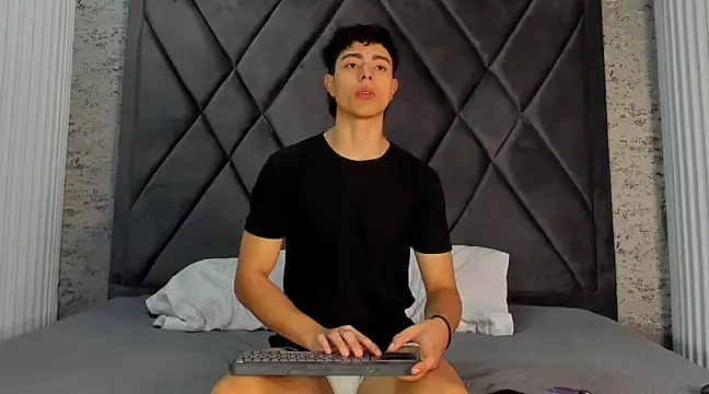Snapshot of JoshRashfordd chatting on 02/16/25, 11:49 JoshRashfordd online show from 02/16/25, 11:49