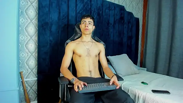 Snapshot of JoshRashfordd chatting on 03/09/25, 12:09 JoshRashfordd online show from 03/09/25, 12:09