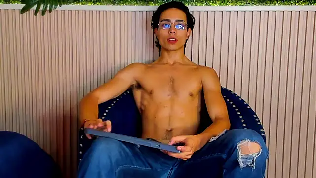 Snapshot of JoshRashfordd chatting on 10/06/25, 05:38 JoshRashfordd online show from 10/06/25, 05:38