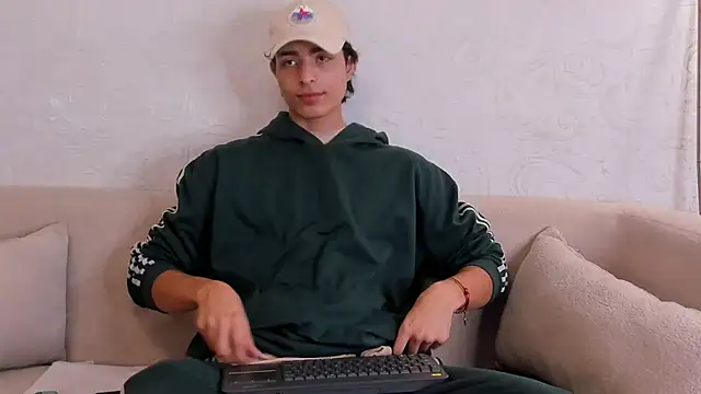 Snapshot of JoshRashfordd chatting on 10/11/25, 10:52 JoshRashfordd online show from 10/11/25, 10:52