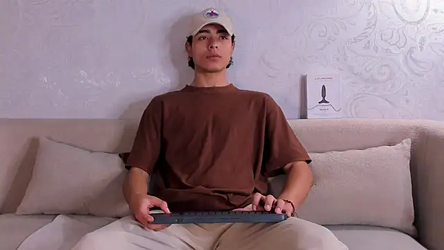 Snapshot of JoshRashfordd chatting on 10/15/25, 10:32 JoshRashfordd online show from 10/15/25, 10:32