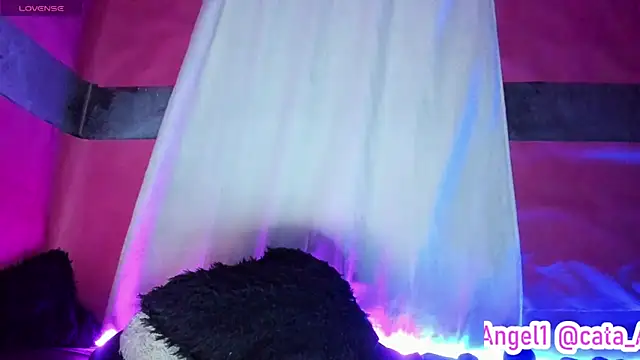 Snapshot of Cata-angel chatting on 02/22/25, 05:12 Cata-angel online show from 02/22/25, 05:12