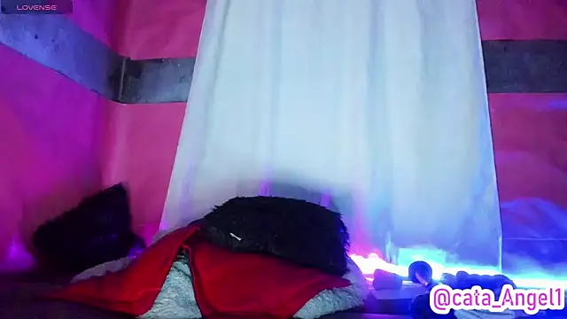 Snapshot of Cata-angel chatting on 03/06/25, 10:58 Cata-angel online show from 03/06/25, 10:58