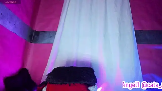 Snapshot of Cata-angel chatting on 03/11/25, 12:00 Cata-angel online show from 03/11/25, 12:00