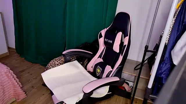 KattieSims online show from 02/05/25, 05:09